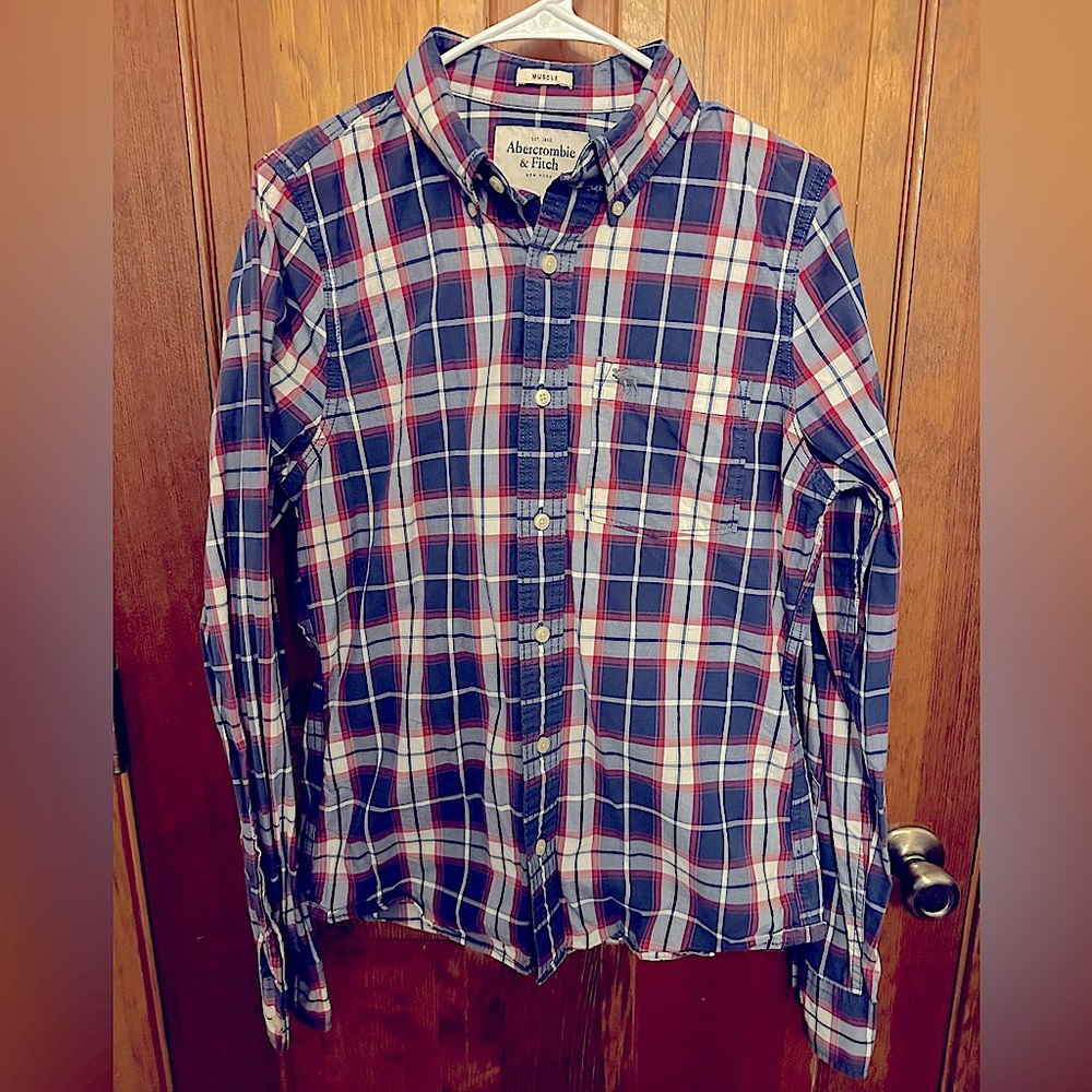 Abercrombie & Fitch Men's Blue/Red Plaid Muscle Fit Button Down Shirt Medium